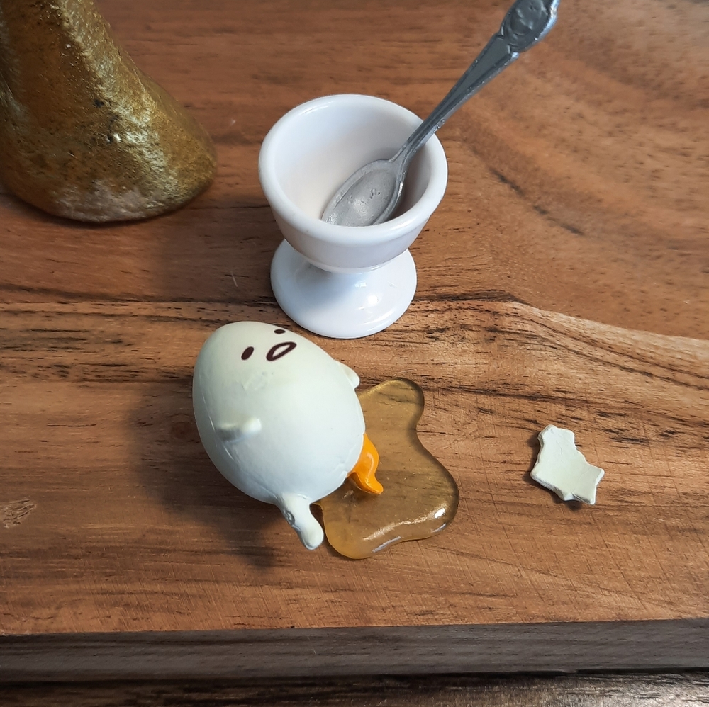 GUDETAMA Collectible "Check Before You Crack"